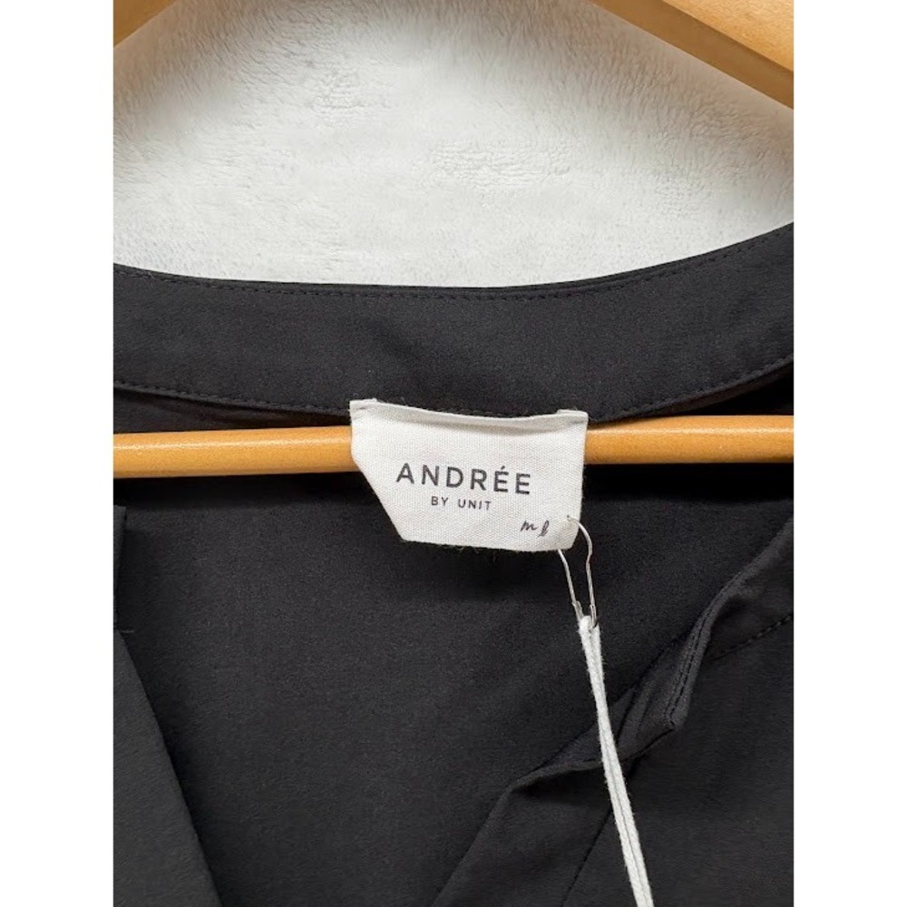 Andree by Unit Women's Size M/L Black Tunic Top Peek a Boo Sleeves NWT - Picture 6 of 7